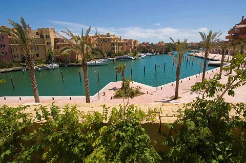Sotogrande jachthaven appartementen bankbeslag - uitzicht balkon op jachthaven 
