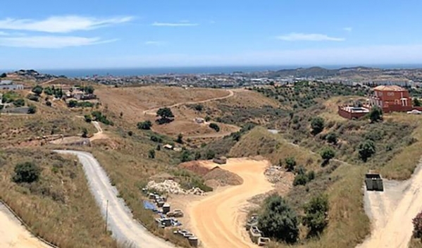 BCYAEP51901_516223_V1_EC86.jpg